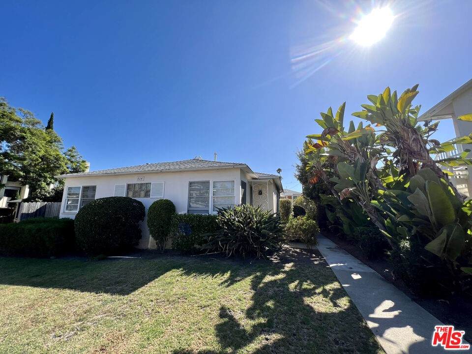 814 19th Street - Photo 1