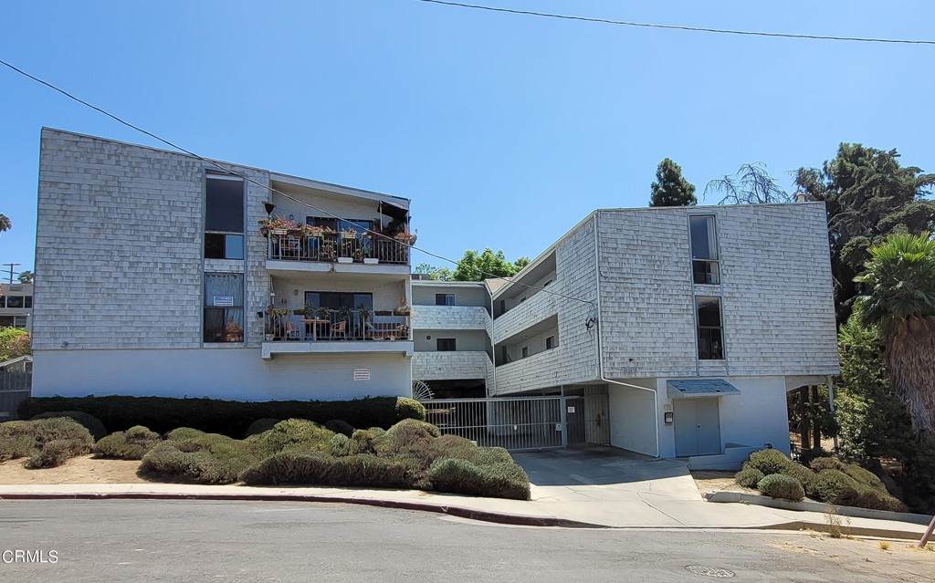 950 Edgecliffe Drive - Photo 1