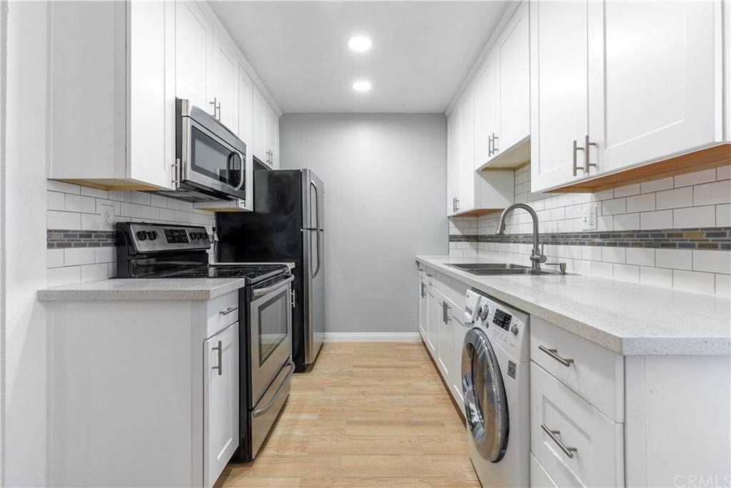 1000 Macarthur Boulevard - Photo 1