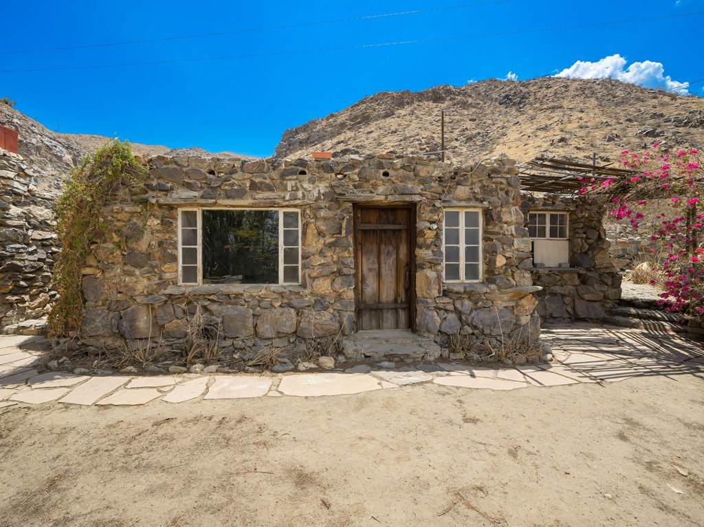 2501 Araby Drive - Photo 1