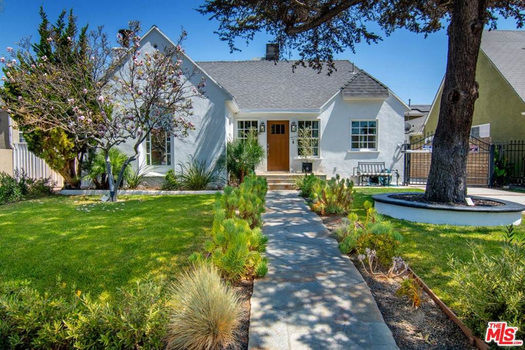 206 Lucerne Boulevard - Photo 1