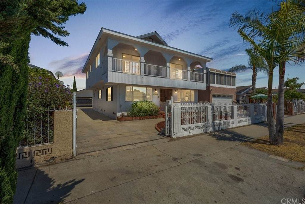 1007 Young Street - Photo 1