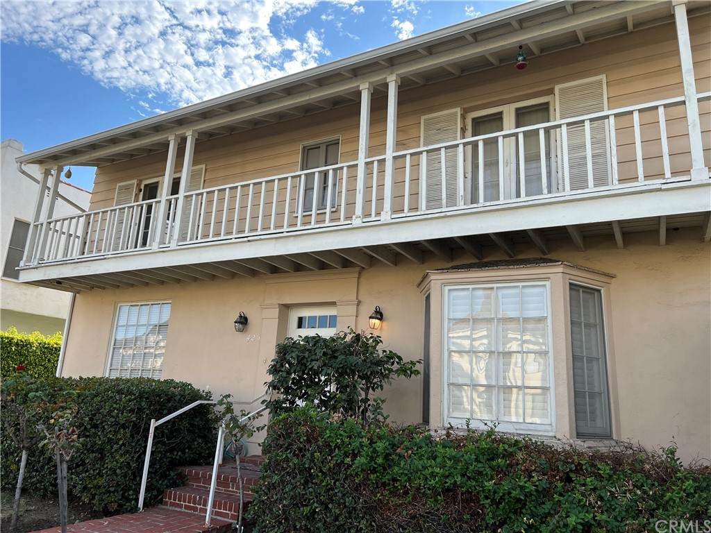 425 Palm Dr - Photo 1