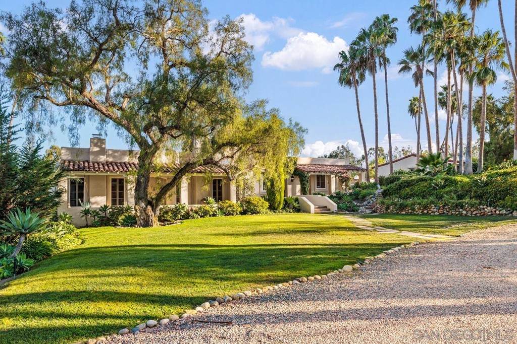 6855 La Valle Plateada - Photo 1