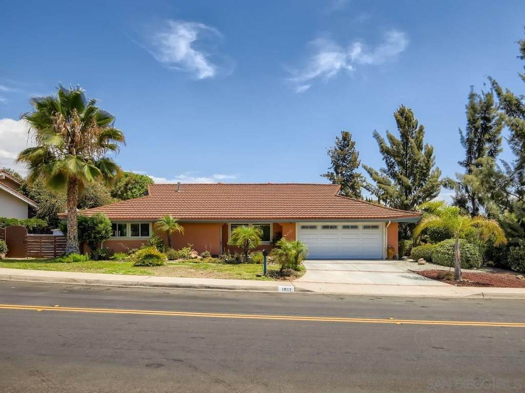 1902 David Dr - Photo 1