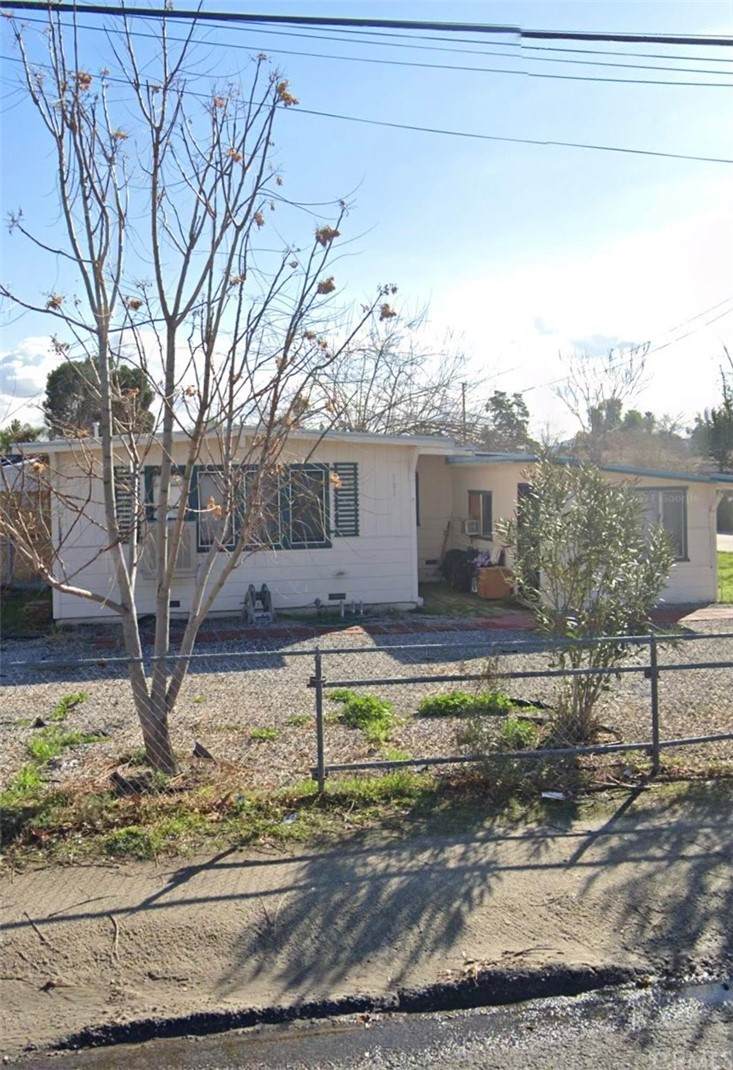581 Menlo Avenue - Photo 1