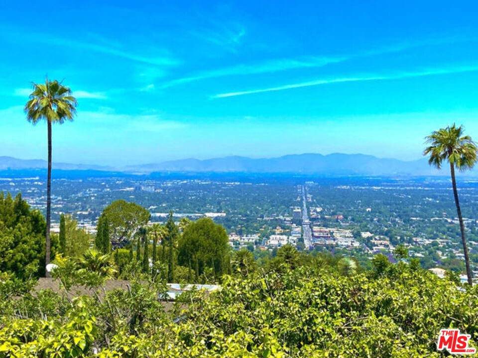 13741 1/4 Mulholland Drive - Photo 1