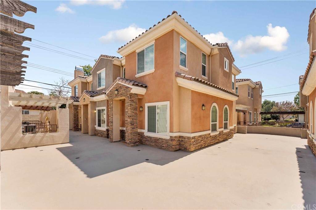 806 Garfield Avenue - Photo 1