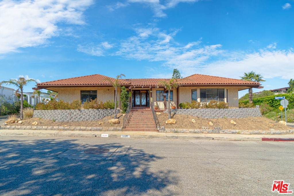2199 Summitridge Drive - Photo 1