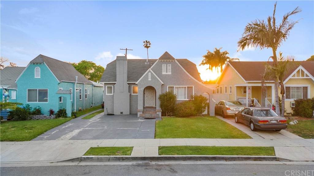 6127 Harcourt Avenue - Photo 1