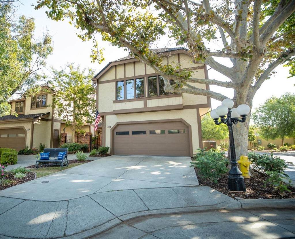 1218 Fiddlers Green - Photo 1