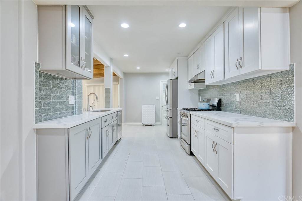 201 Mountain View Place - Photo 1