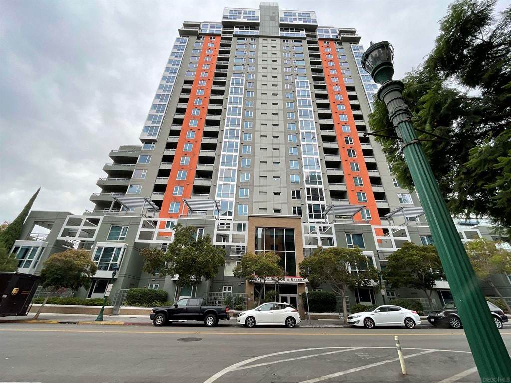 300 Beech St - Photo 1