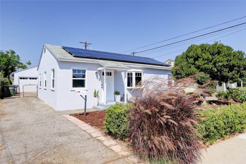 2607 Robinson Street - Photo 1