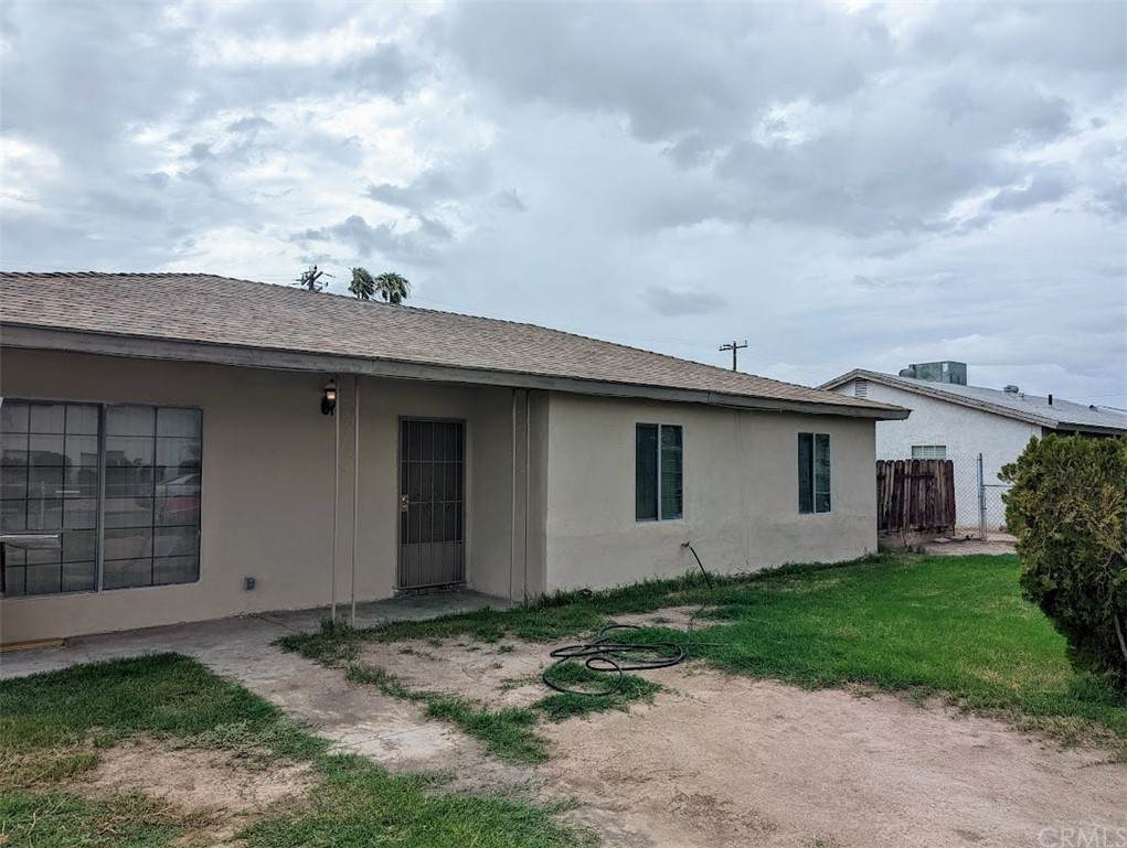301 Palm Drive - Photo 1