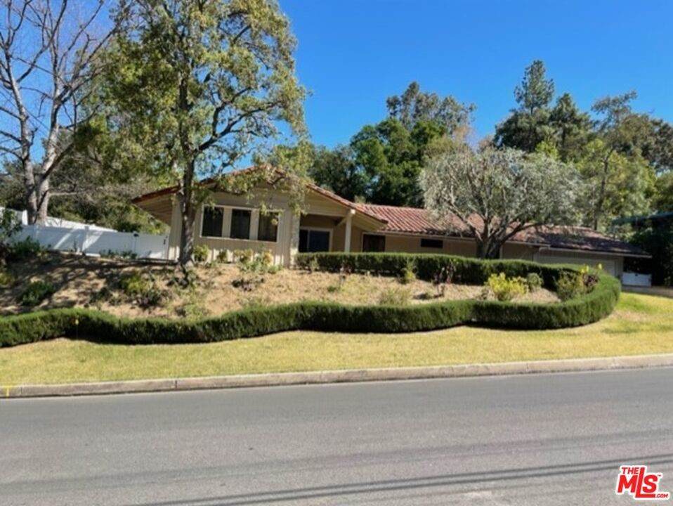 4000 Ballina Drive - Photo 1
