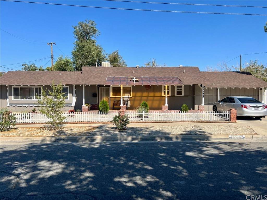 44206 Calston Avenue - Photo 1