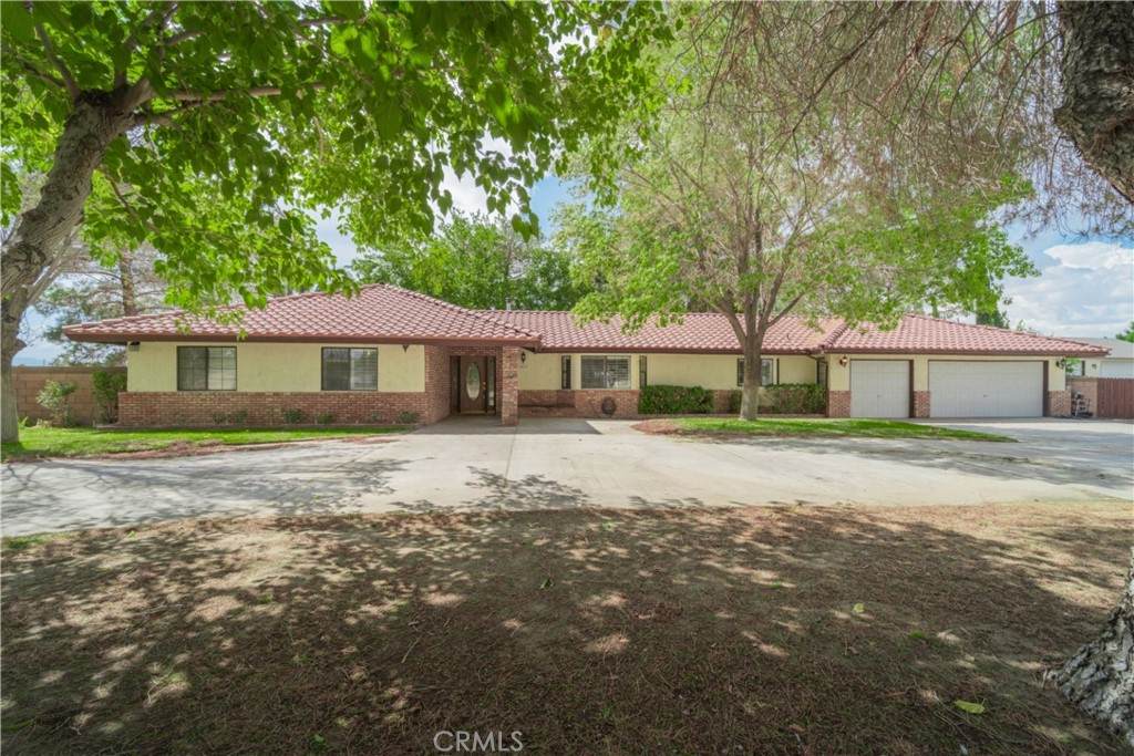 44917 43rd Street - Photo 1