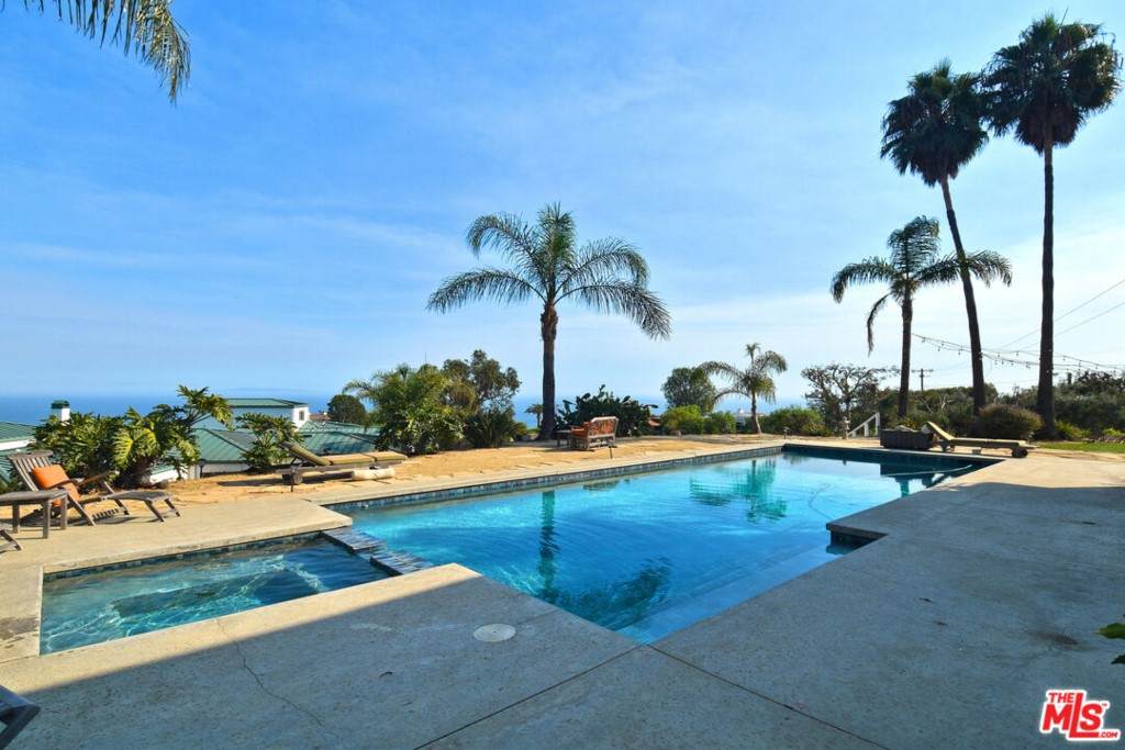 3270 Sumac Ridge Road - Photo 1