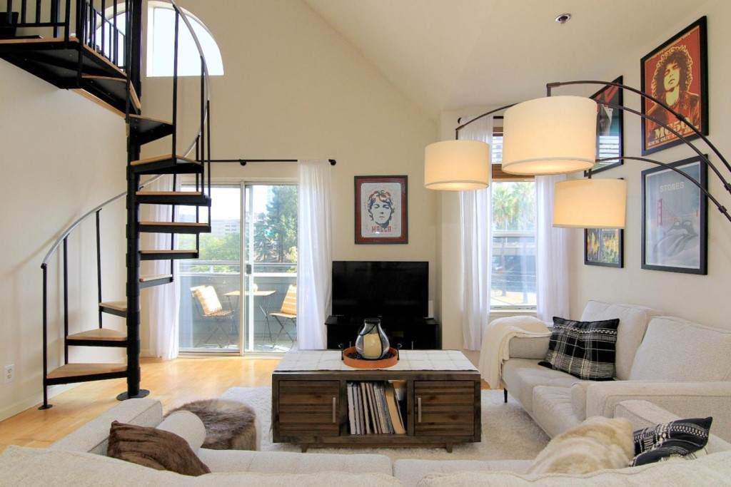 411 Park Avenue - Photo 1
