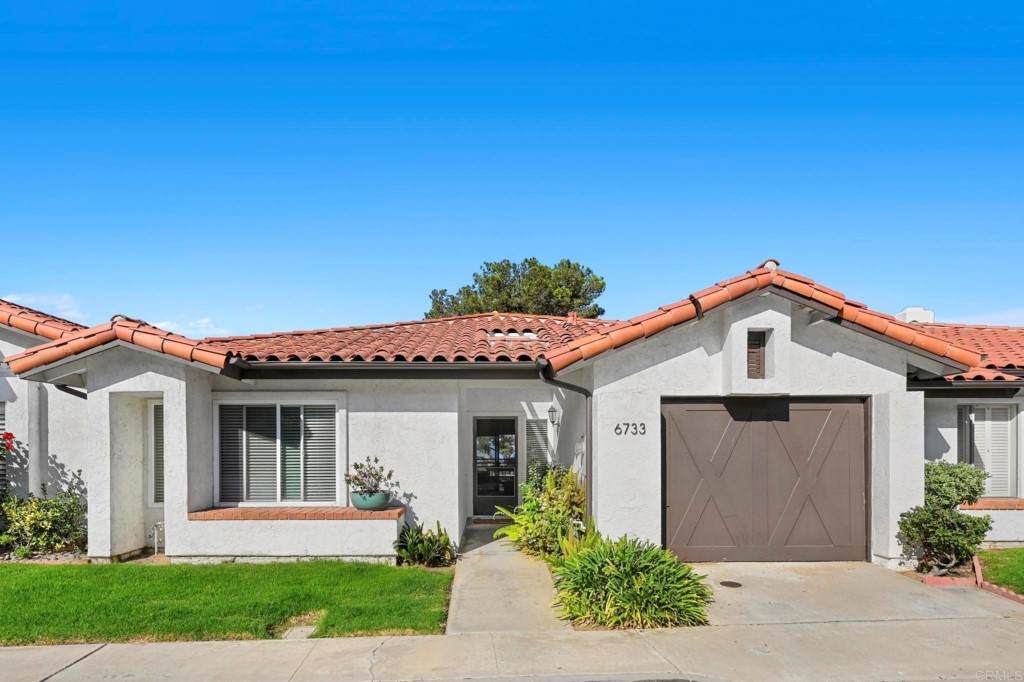 6733 Oleander Way - Photo 1