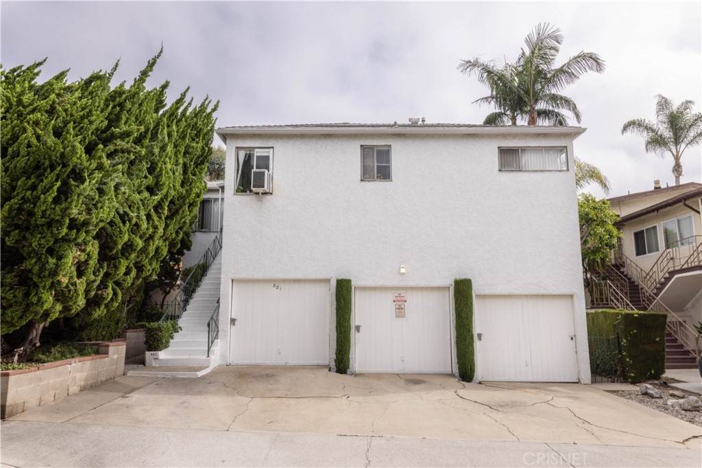 881 Kincaid Avenue - Photo 1
