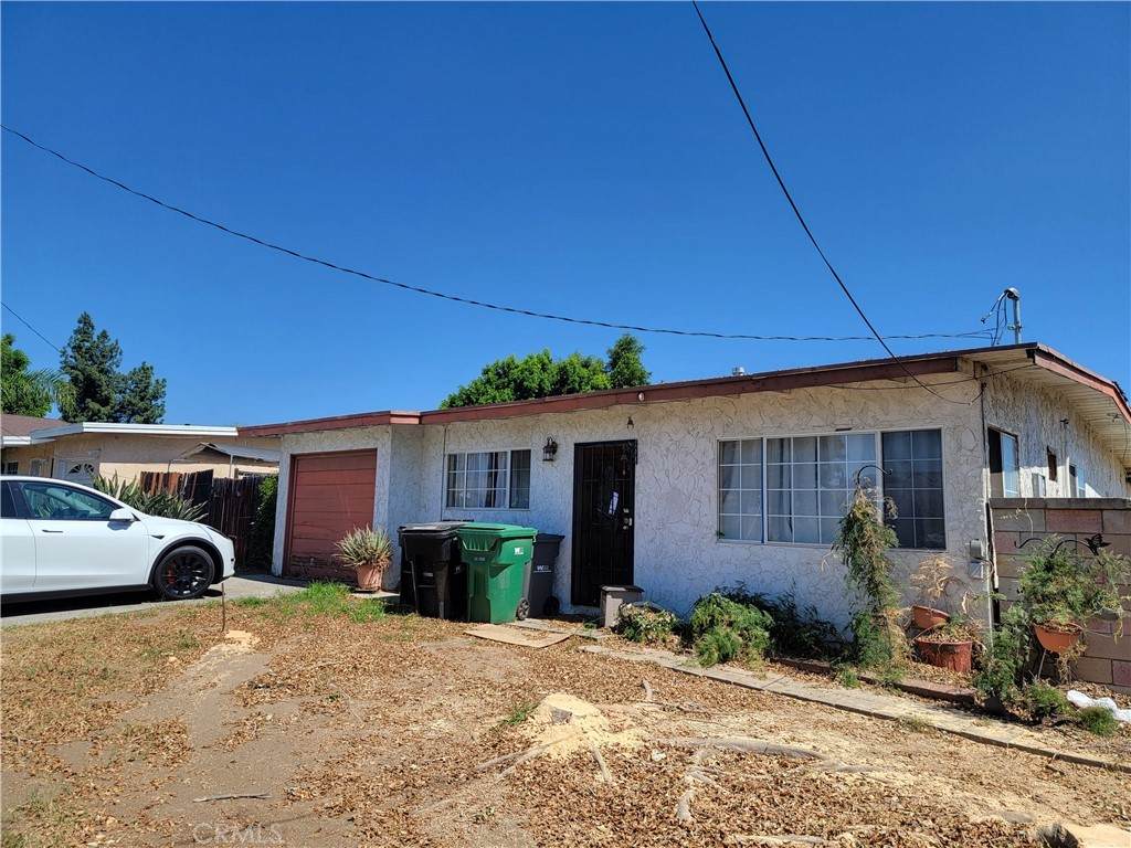 312 Valley Center Avenue - Photo 1