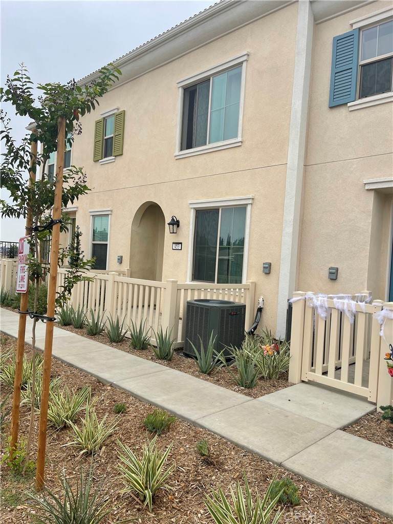 453 Beechwood Avenue - Photo 1