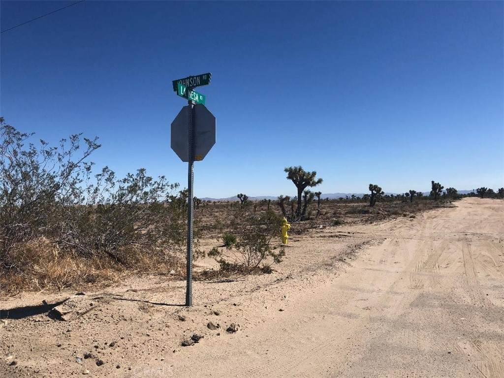 5140 La Mesa Road - Photo 1