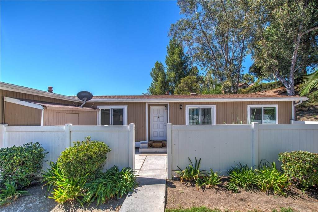 25871 Via Lomas - Photo 1