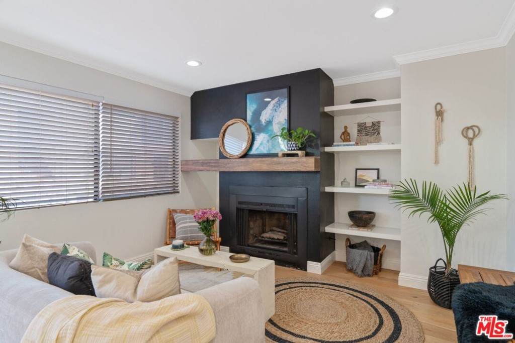 112 Avenue 66 - Photo 1
