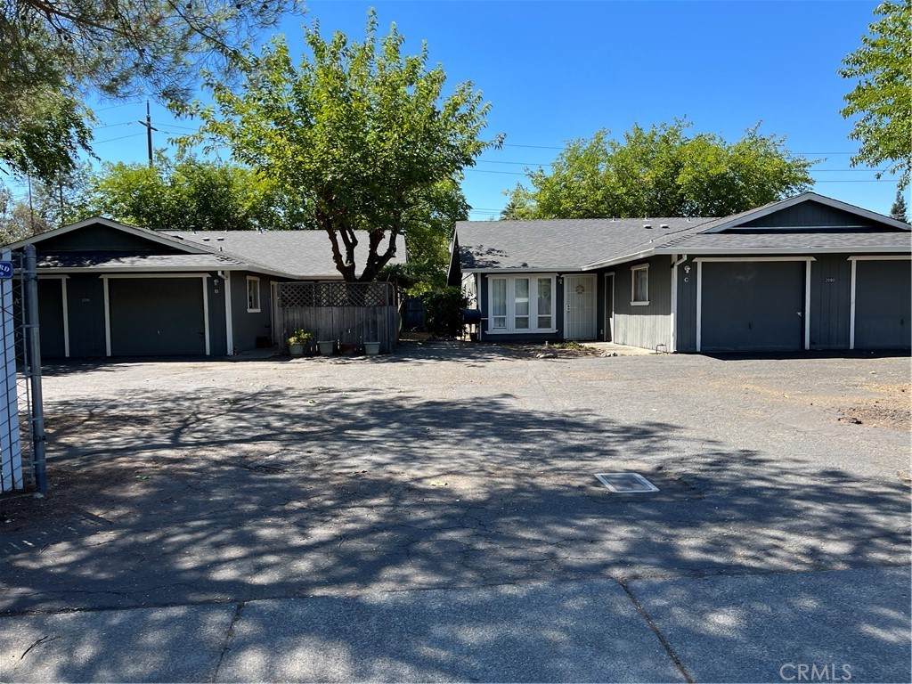 2090 Notre Dame Boulevard - Photo 1