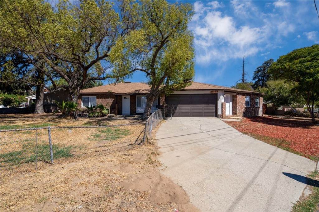 157 Sycamore Avenue - Photo 1