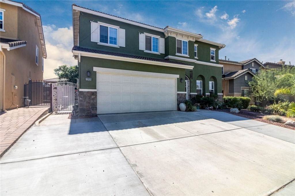 22429 Hawthorn Avenue - Photo 1