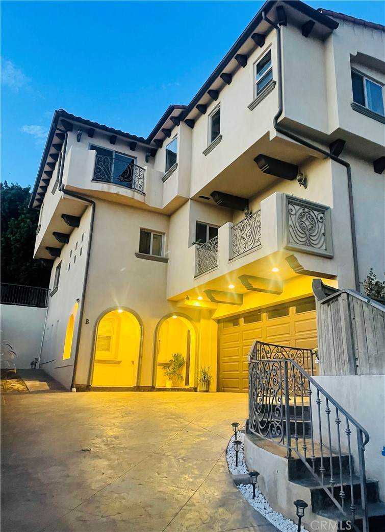 1931 Nelson Ave - Photo 1