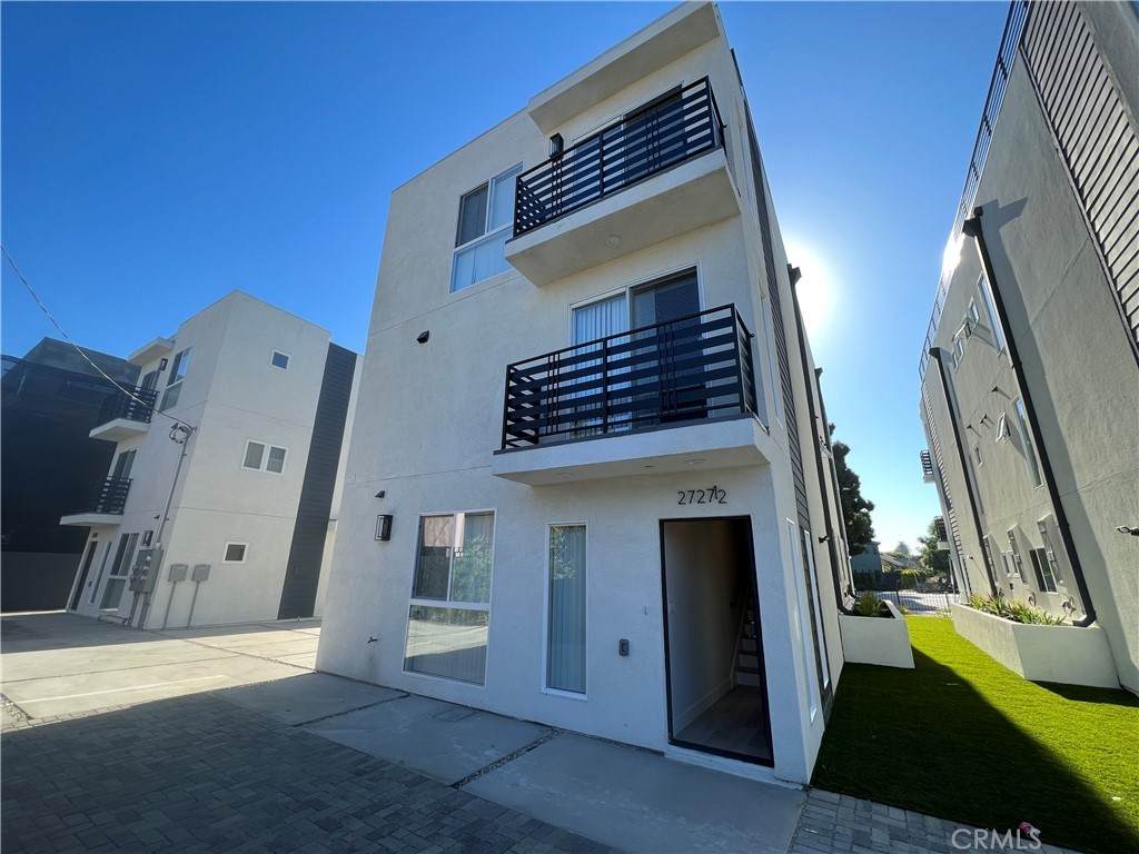 2727 S La Brea - Photo 1