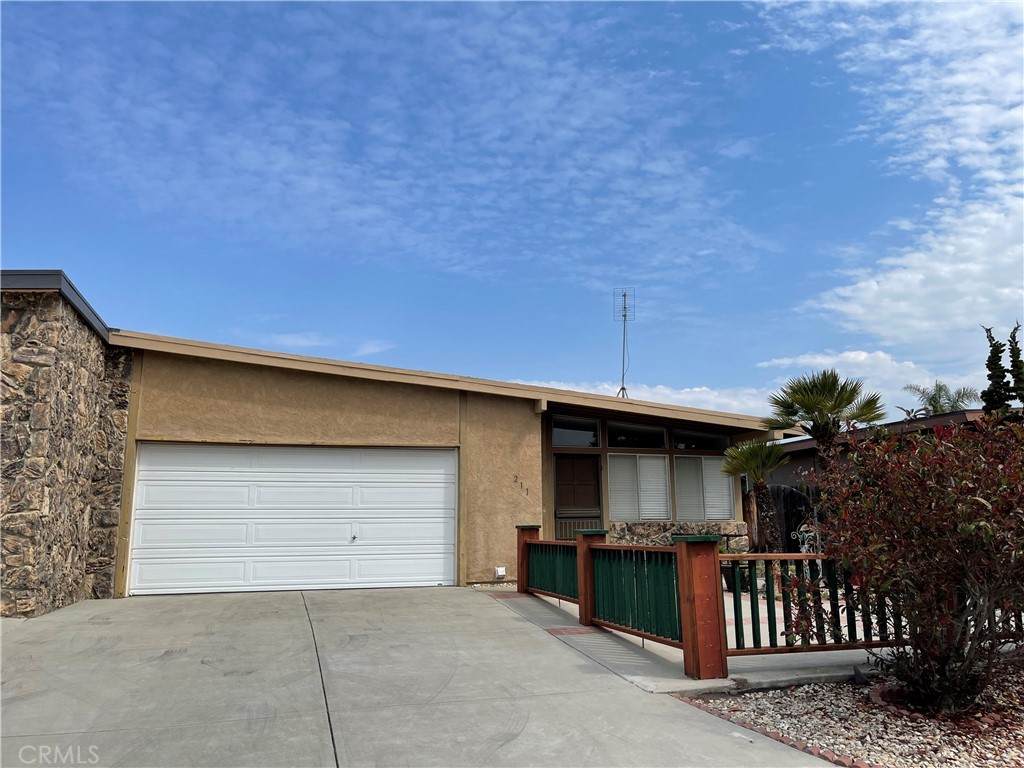 211 Janet Avenue - Photo 1