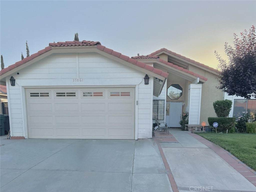 37061 Dawson Drive - Photo 1
