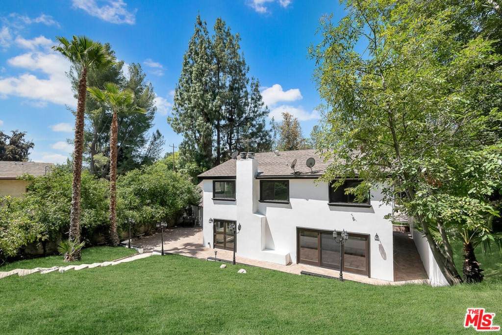 5836 Winnetka Avenue - Photo 1