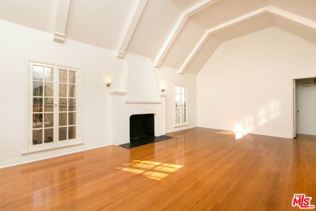 147 Poinsettia Place - Photo 1