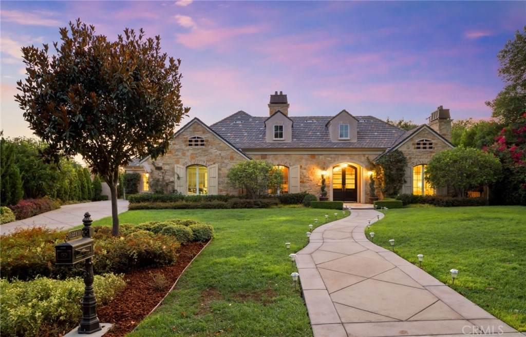 331 Vaquero Road - Photo 1