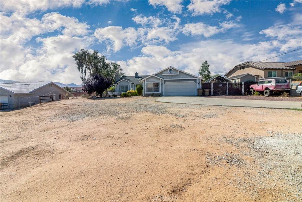 18627 Fairburn - Photo 1