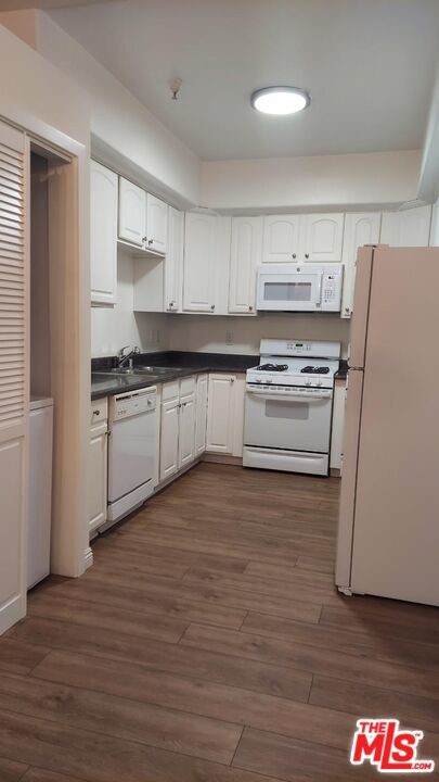 1412 Colby - Photo 1