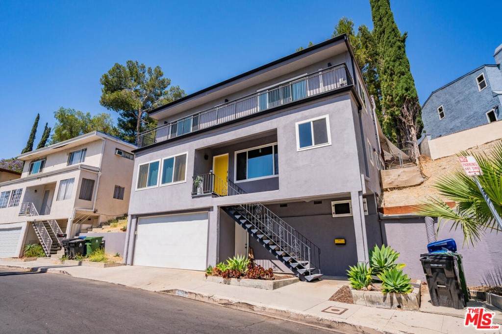 5343 Tendilla Avenue - Photo 1