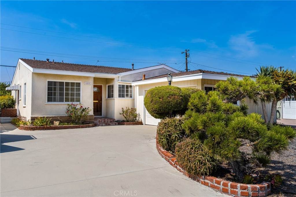 16819 Kornblum Avenue - Photo 1