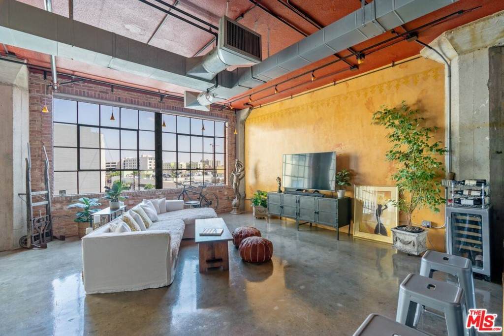 315 8th Street - Photo 1