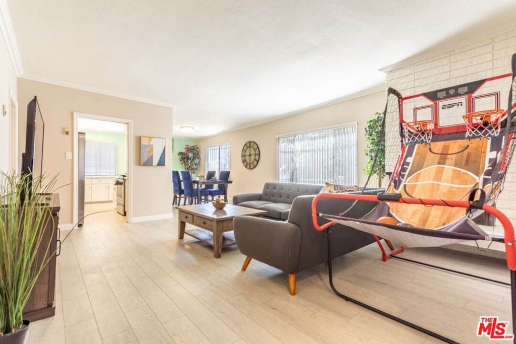 5025 Maplewood Avenue - Photo 1