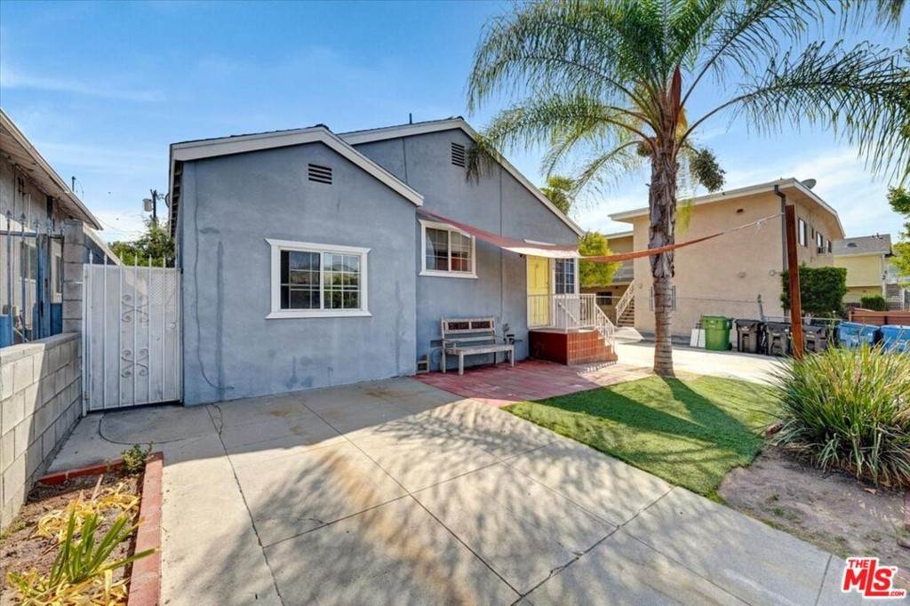 1526 Hazelwood Avenue - Photo 1