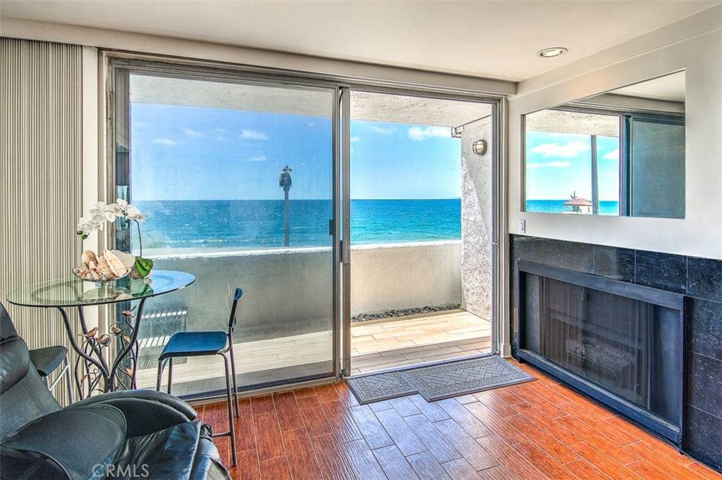 615 Esplanade - Photo 1