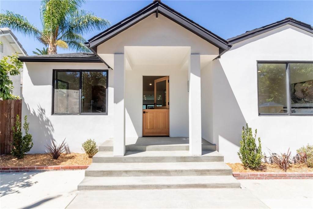 14633 Albers Street - Photo 1
